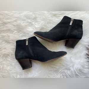 Aquatalia suede Chelsea chunk ankle booties 6.5